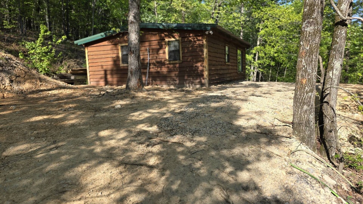 Board Camp Cabin | The Golden Eagle Cabin