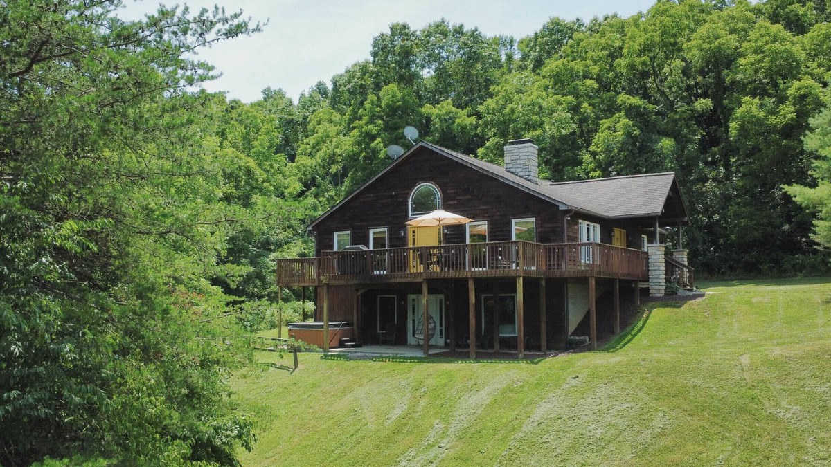 Logan Cabin | The Golden Goat Cabin