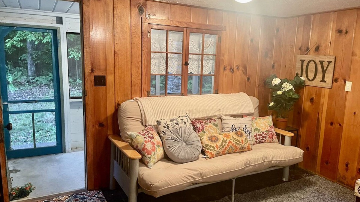 Carp Lake Cabin | The “Good Life” Cabin - Close to Mackinac Island!