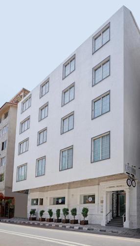 Wellington Pier Hotel | The Gordon House Hotel - Near Gateway Of India