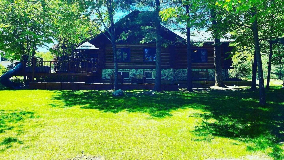 Actinolite Cabin | The Gordon's River Cabin-Luxury Custom Log Home