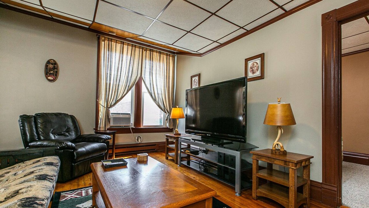 Potosi Apartment | The Governor's Suite