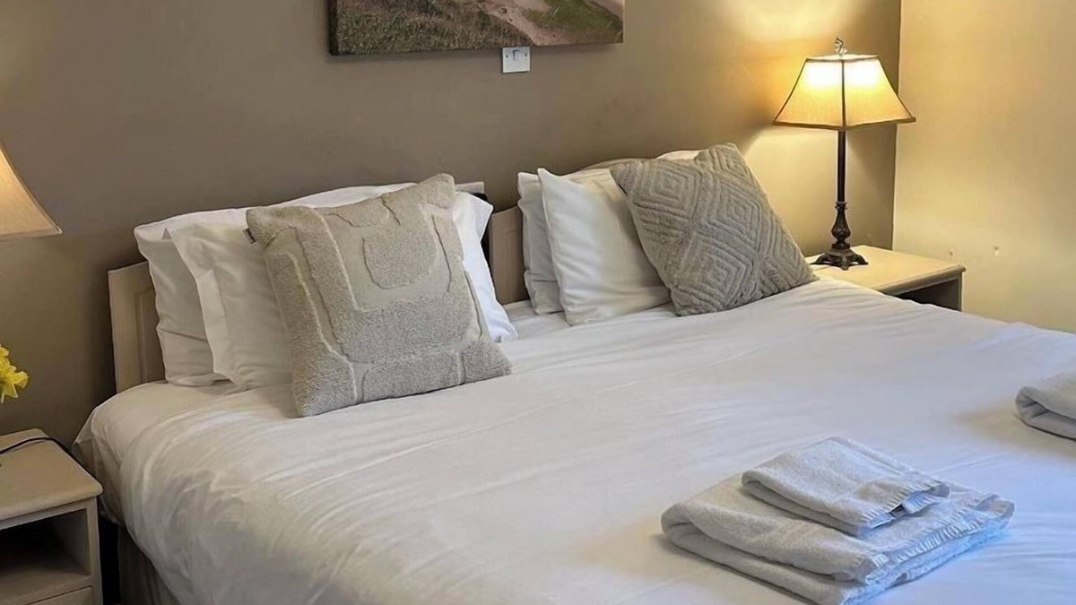 Gowerton Bed & Breakfast | The Gower Golf Club