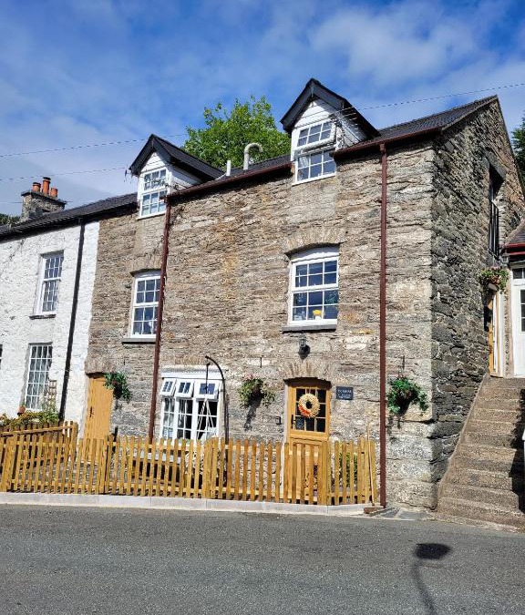 Corris Apartment | The Granary Corris on the edge of the Dyfi Forest
