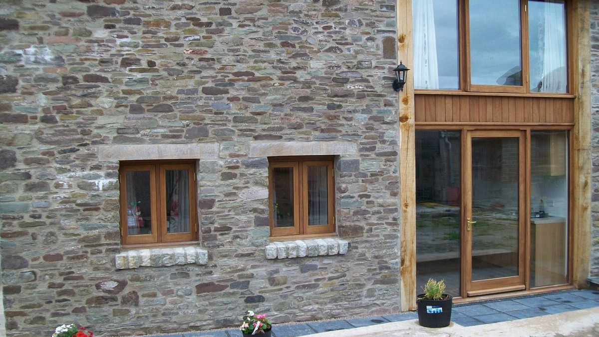 Llanfihangel Tal-y-llyn House | The Granary - Self Catering Barn Conversion