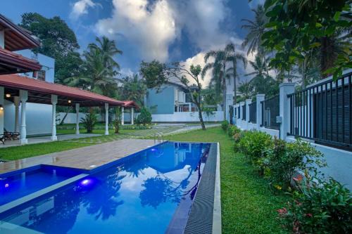 Pannipitiya Villa | The Grand Bliss, Luxurious Modern Villa with Spacious Private Garden, Swimming Pool, Gym, and Free Wi-Fi