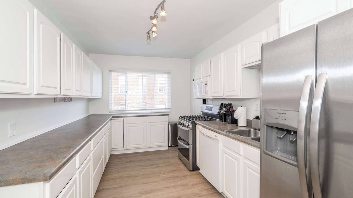 Ludlow Apartment | The Grand Elm Suite 1 Sleeps 4