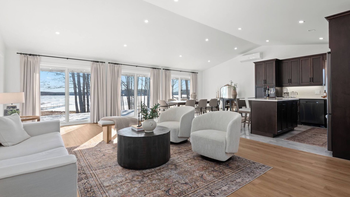 East Hants House | The Grand Reset: Hot tub & Sauna on Grand Lake