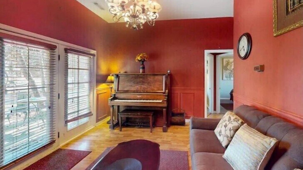 Eureka Springs Historic District Hotel | The Grand Suite at Tradewinds