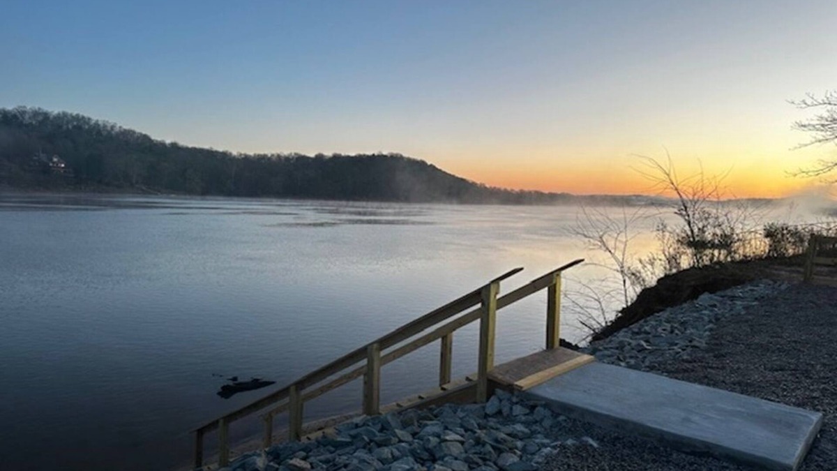 Flatwoods RV Rental | THE GRAND VIEW. nBeautiful RV lot on the banks of the Kentucky Lake/TN River.nn