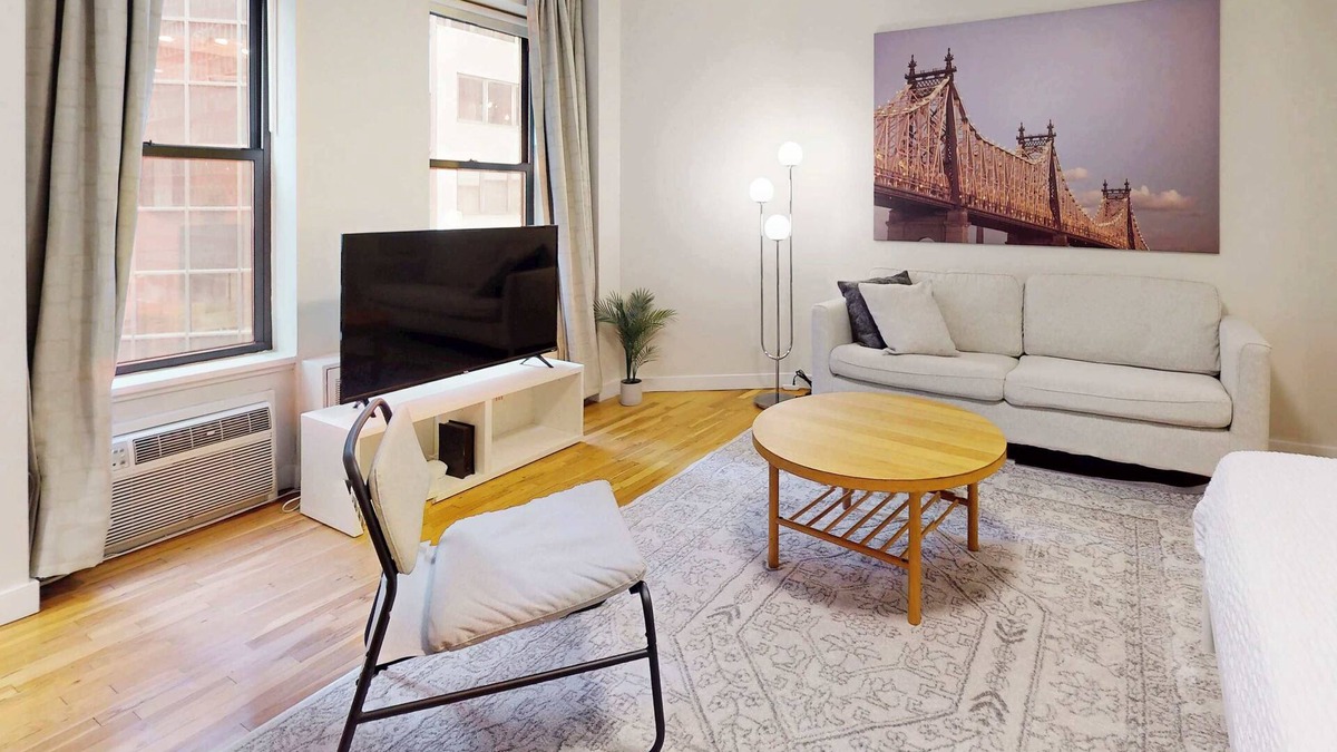 Midtown East Apartment | The Grand VIII Vibe 8637