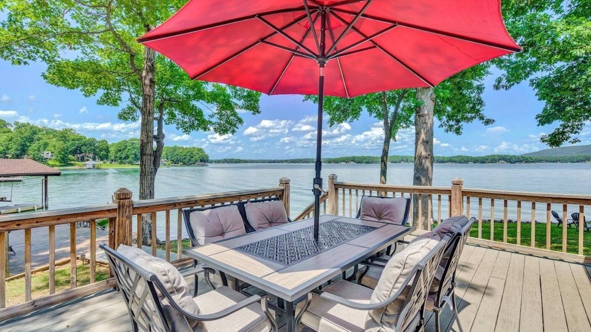 Huddleston House | The Grandview Lodge, Oasis at Smith Mountain Lake!