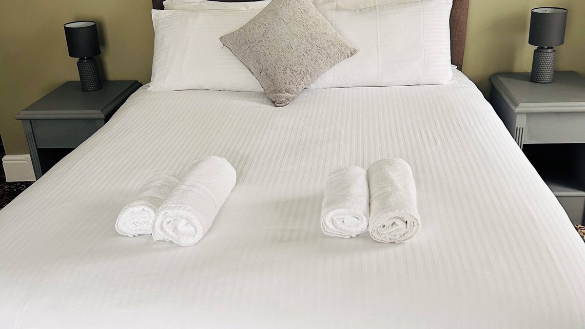 Llanwnen Hotel | The Grannell