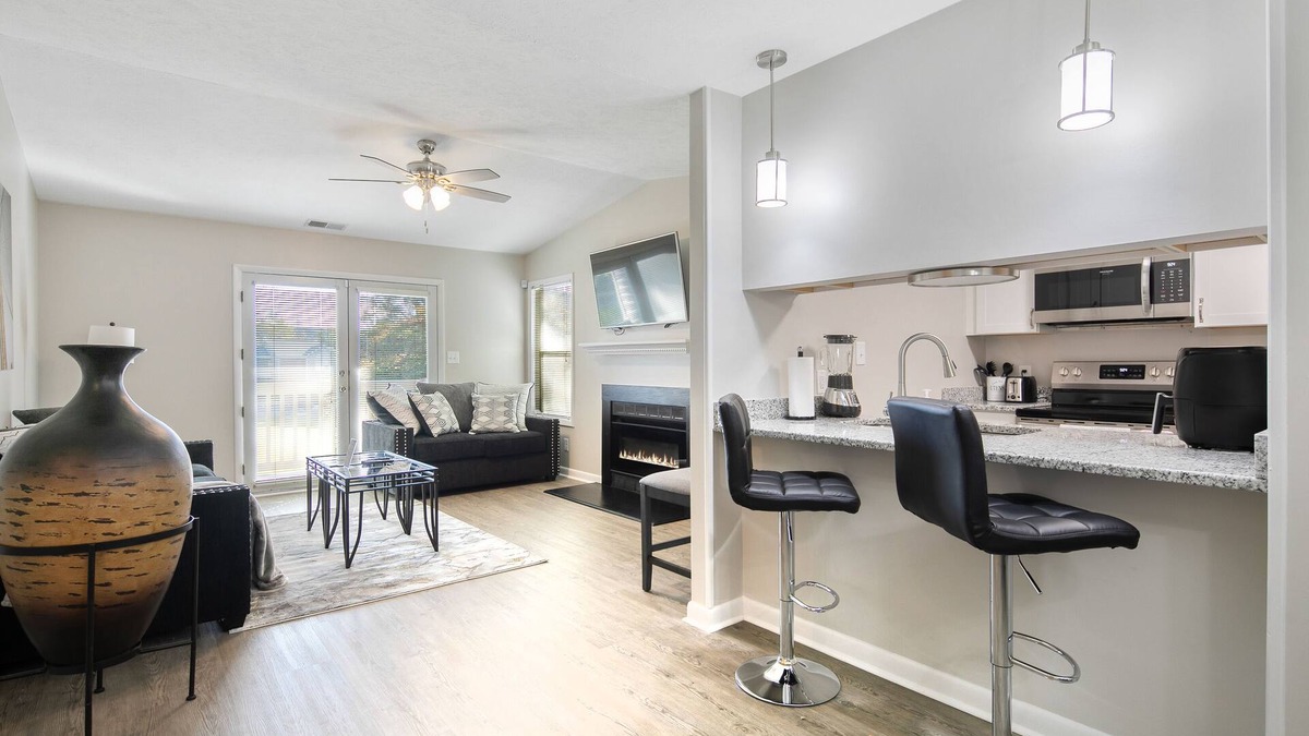 Westover Apartment | The Gray Retreat - Luxury Condo