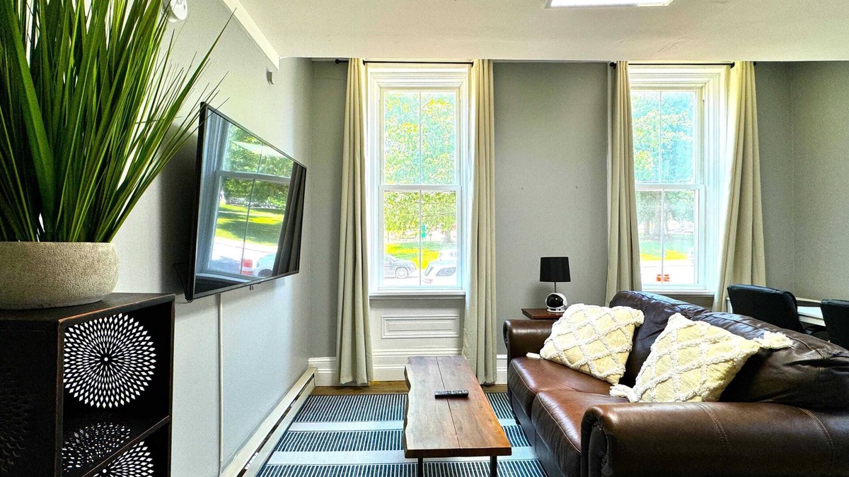 Wilmington Apartment | The Grayson at Park Place - Historic Charm Meets Modern Comfort