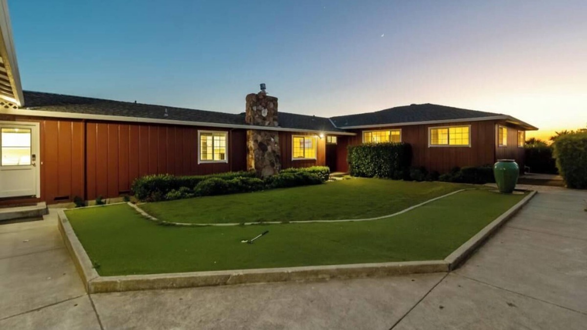 East San Jose House | The Great Escape 5 Bedrooms -Pool, Sauna, Private Acreage .