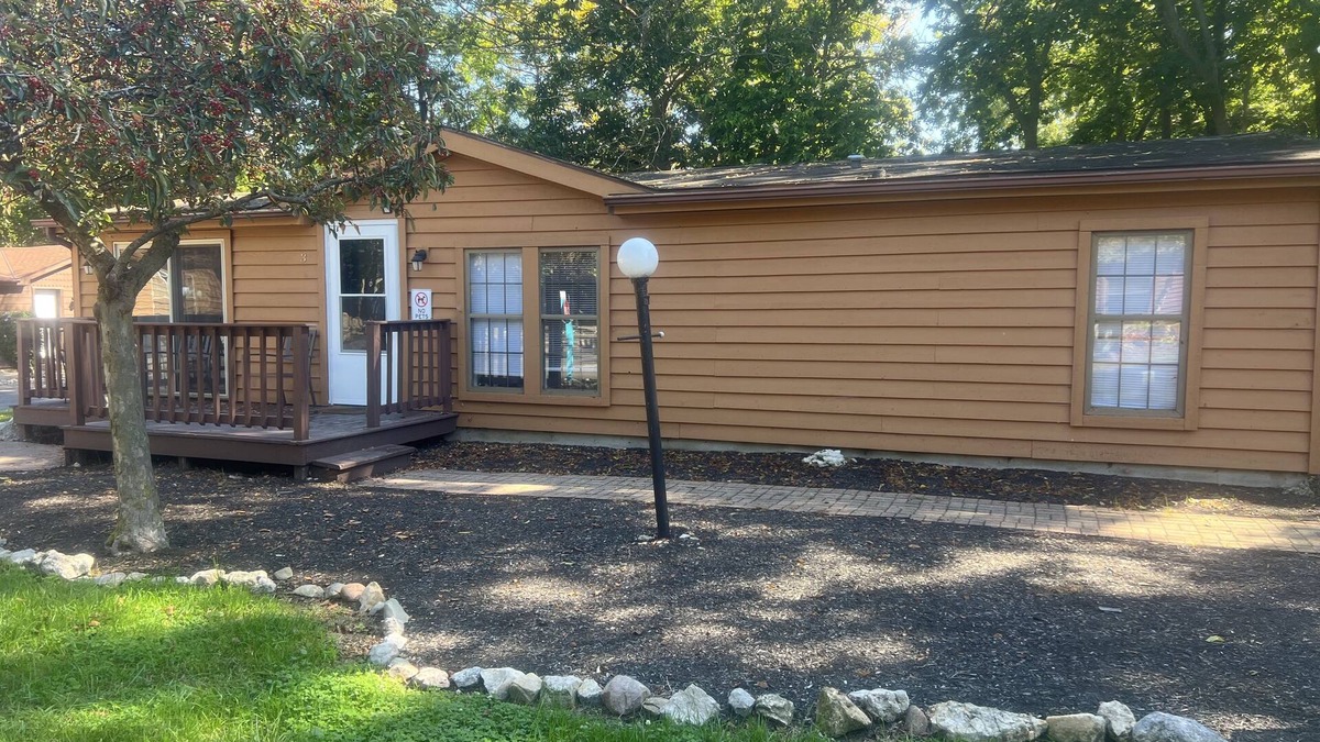 Put-in-Bay Cabin | The Great Escape Cabin 3 Full Linens Provided 4 Bedrooms sleeps 12