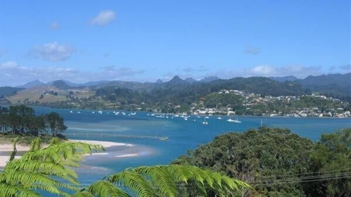 Tairua Cottage | The Great Escape - Tairua Holiday Home