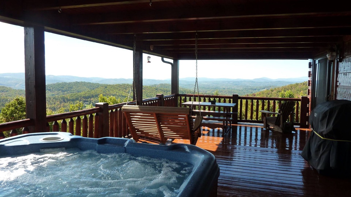 Fleetwood Cabin | 'The Great Escape'-Panoramic Views-Hot Tub-WiFi-Pets OK-Private-Booking Fast
