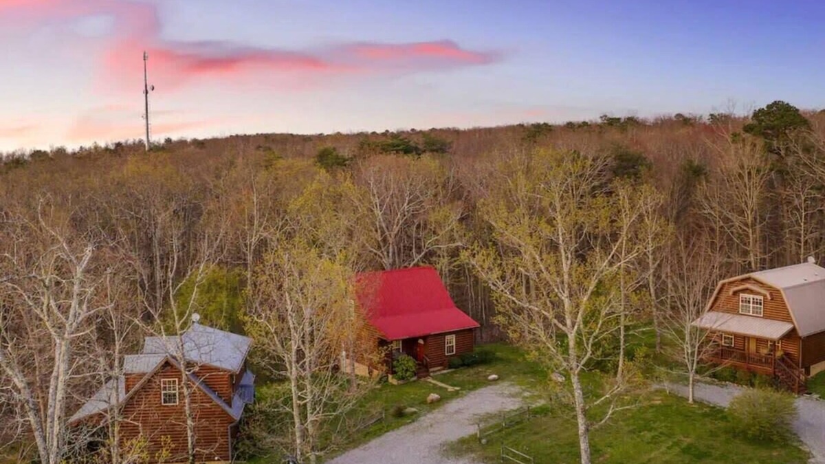Trenton Cabin | The Great Getaway at Cabins in the Clouds!