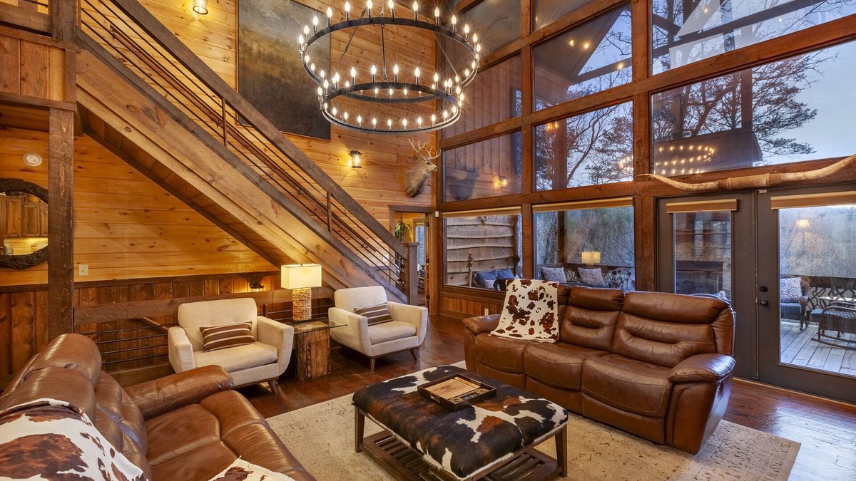 Blue Ridge House | The Great Getaway~LUXURY Resort-Style Lodge~Sleeps 14~near Toccoa River~10 mins. to Blue Ridge
