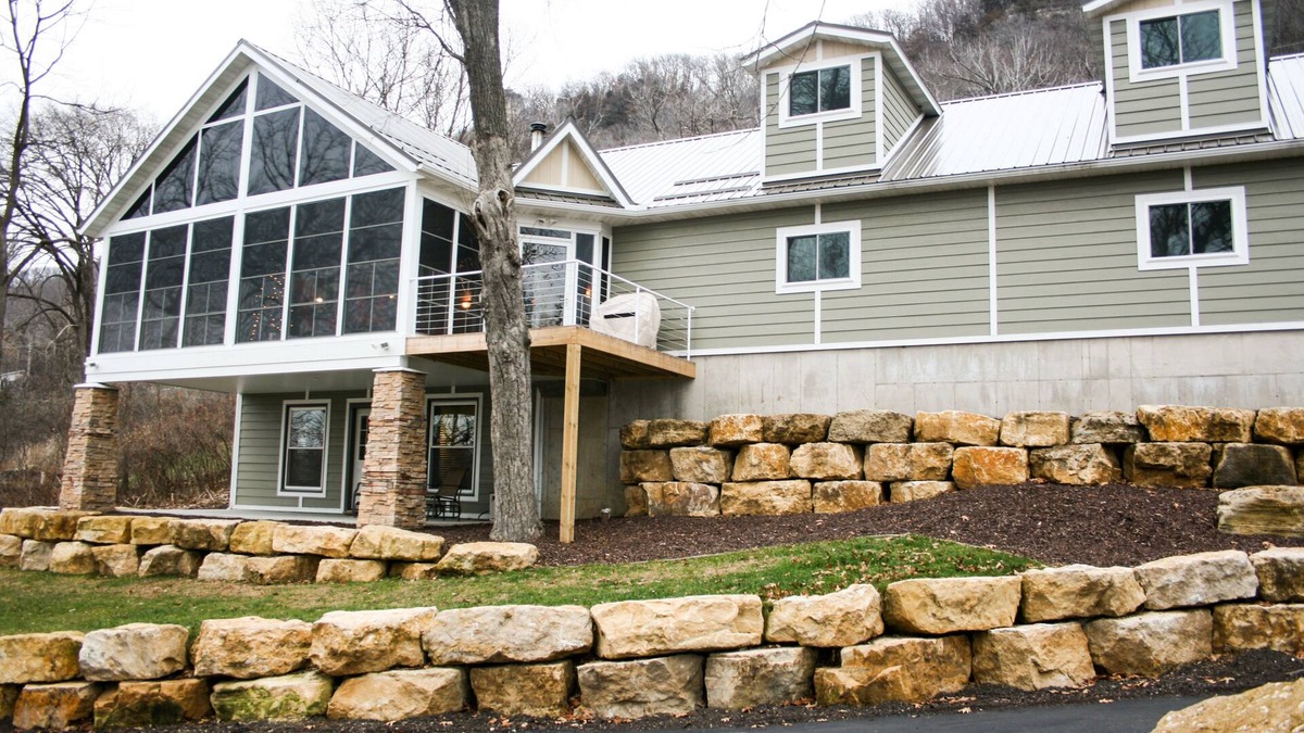 Alma House | The Great River Retreat on Mississippi backwaters: views, modern & peaceful!