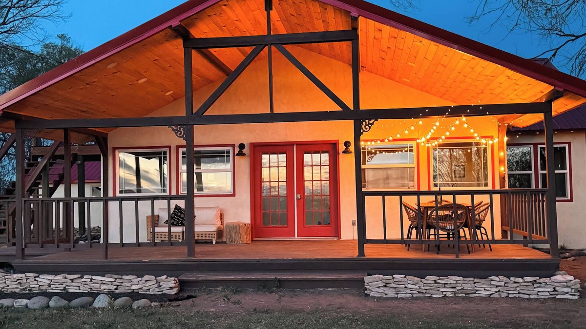 Mosca House | The Great Sand Dunes Cottage charming 3 bedroom w/WiF & spacious yard