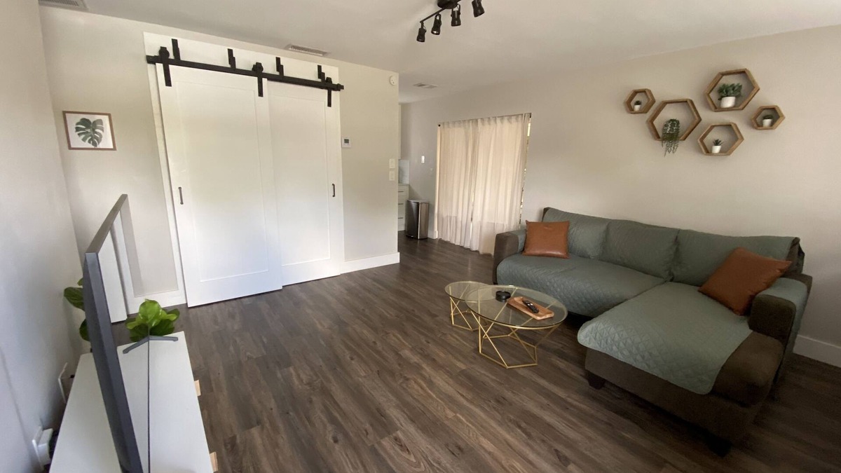 Spring Hill House | 🪴The Green Bungalow🪴 Clean Modern Comfort