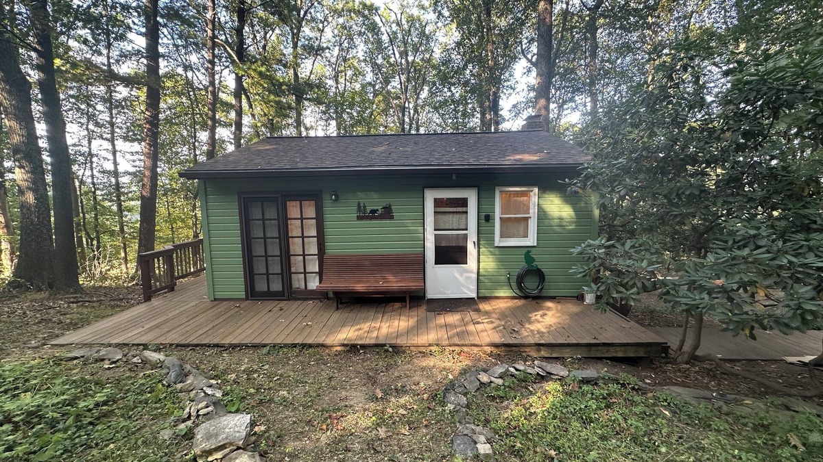 Aspers Cabin | The Green Glade Family Glamping Cabin Near Gettysburg & Trails
