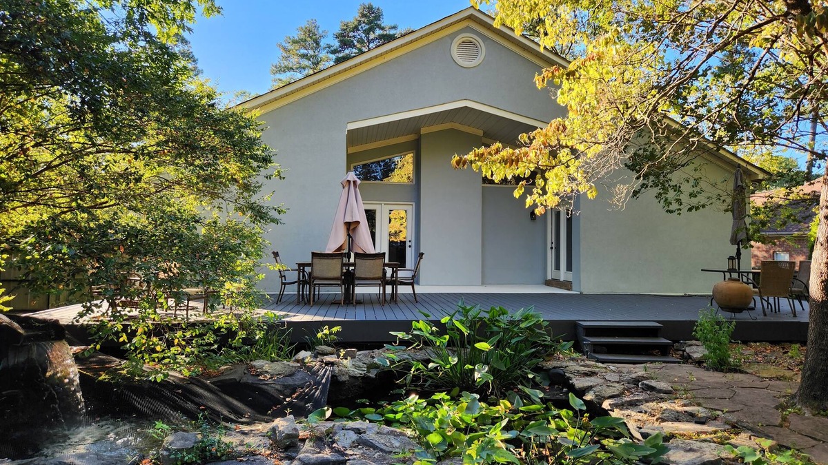 Huntsville House | The Green Oasis Near Providence, Mid City