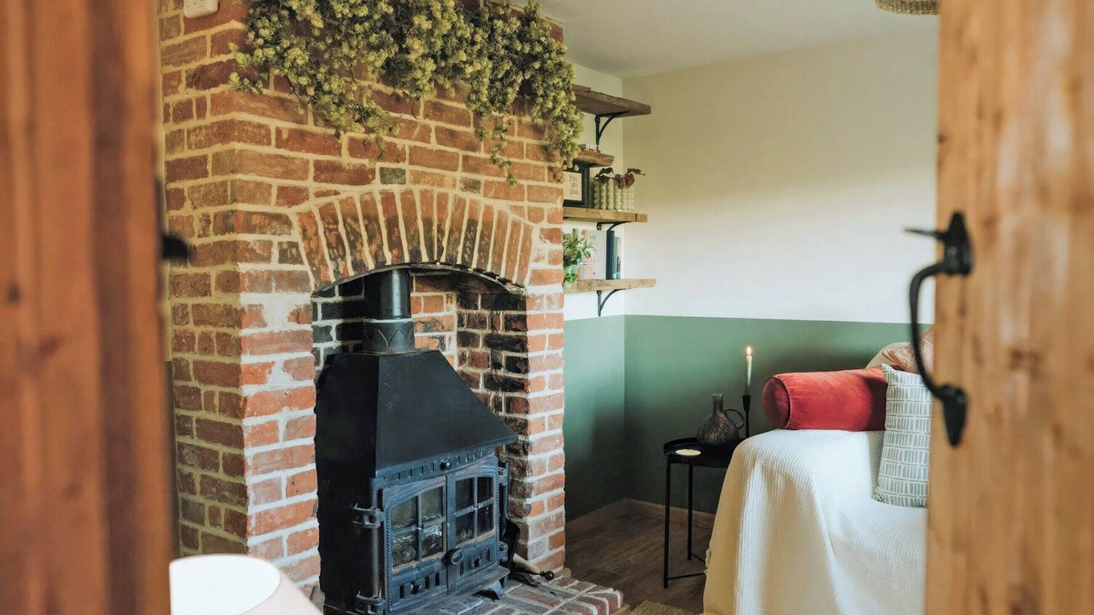 Thurton Cottage | The Green One On The End