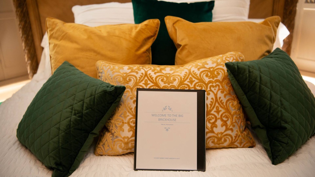 Mercer Apartment | The Green Room at The Big Brickhouse