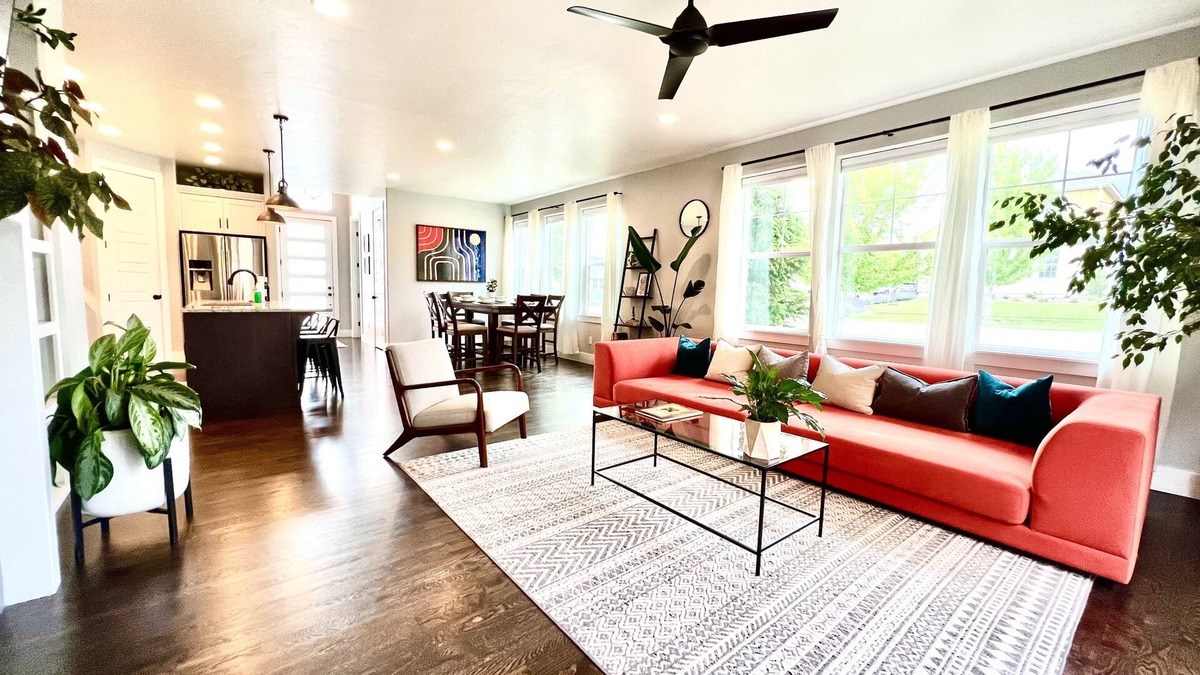 Harris Ranch House | The Greenbelt Getaway- Views, Pets, Games, Fun!