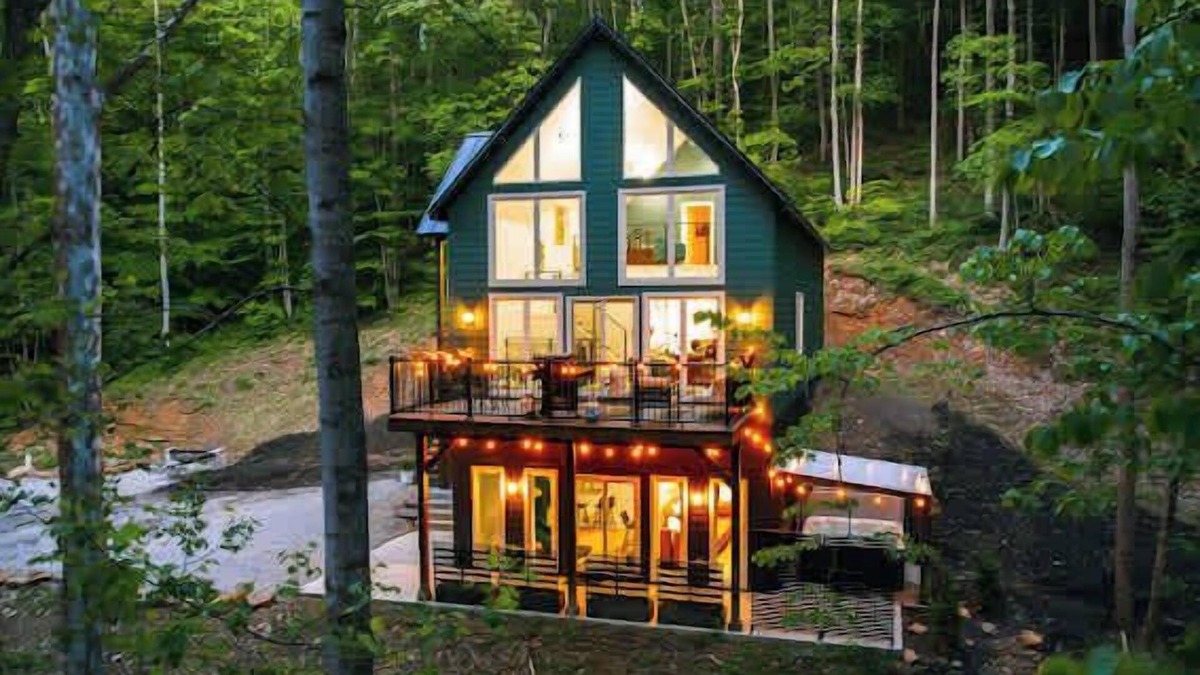Laurelville Cabin | The Greenhouse With Indoor Slide Close to Hocking Hills