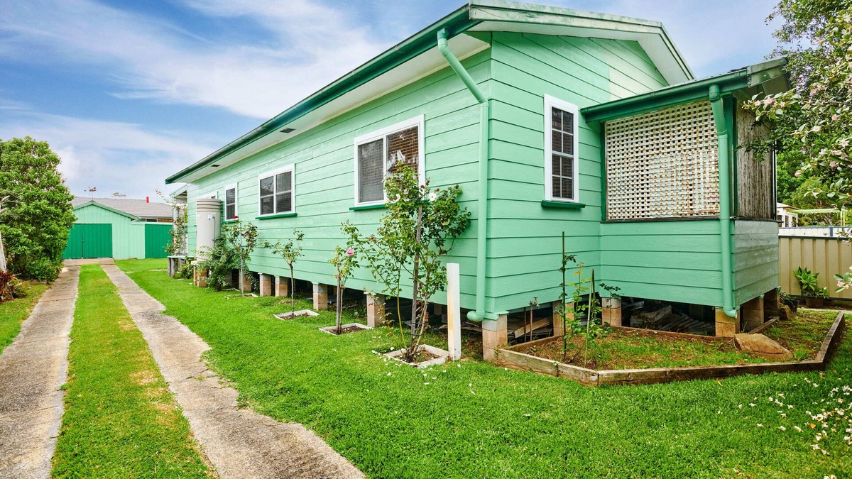 Harrington House | The Greenhouse at Harrington is a Pet Friendly home in a peaceful location
