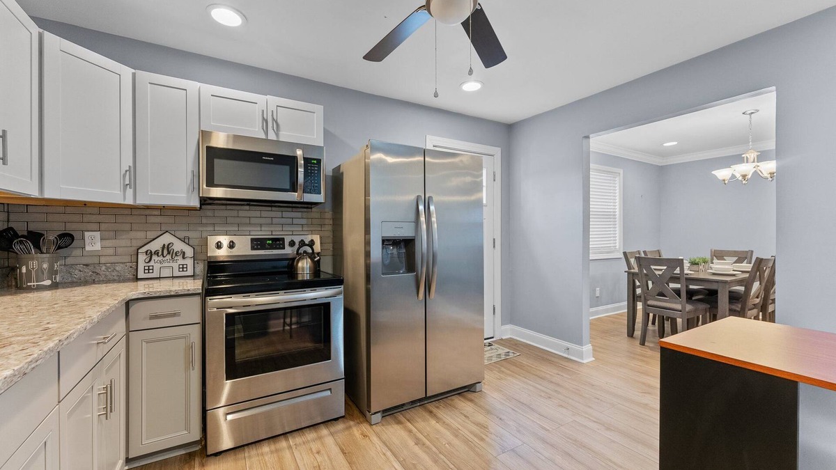 Bowling Green House | The Grey Estate - 4BR/2BA