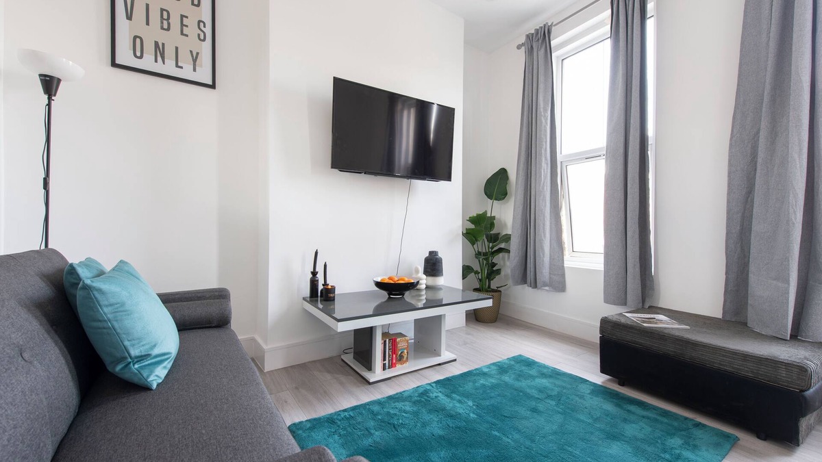 Stratford Apartment | The Grey Grove Pied-à-Terre at Stratford's Maryland Station