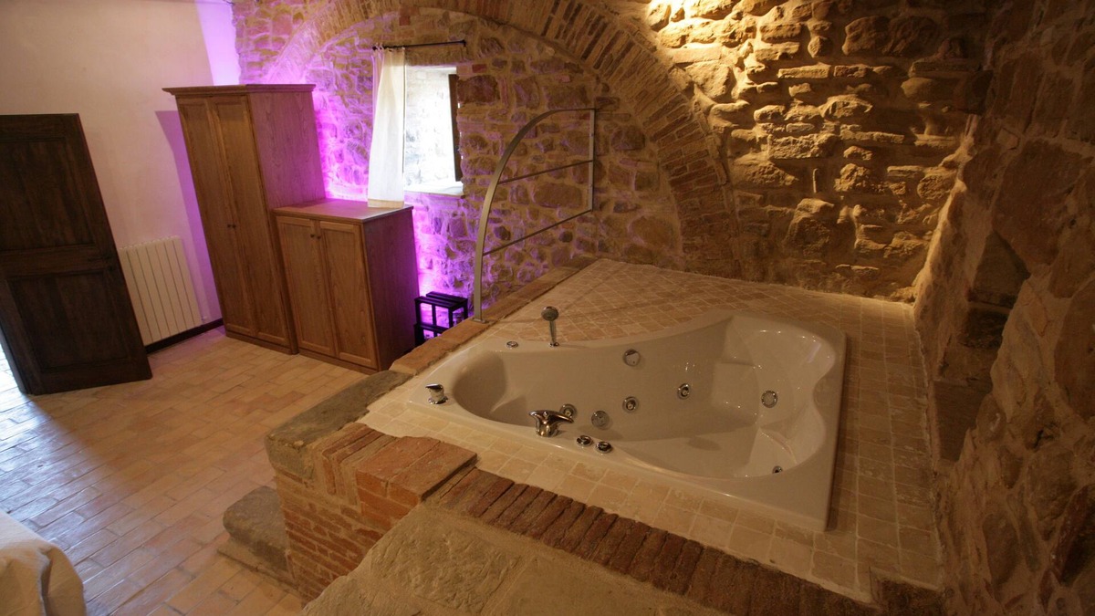 Camerino Apartment | The Greyhound House