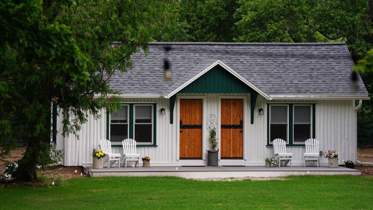 Ellison Bay Cottage | The Griffin Inn - L.E. Block