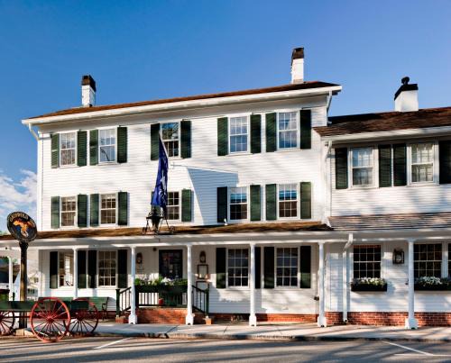 Essex Village Hotel | The Griswold Inn