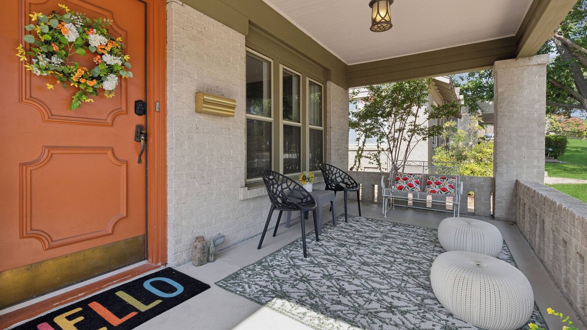 Fort Worth Cultural District House | The Groovy Casa, Walk to Dickies Arena & Will Rogers