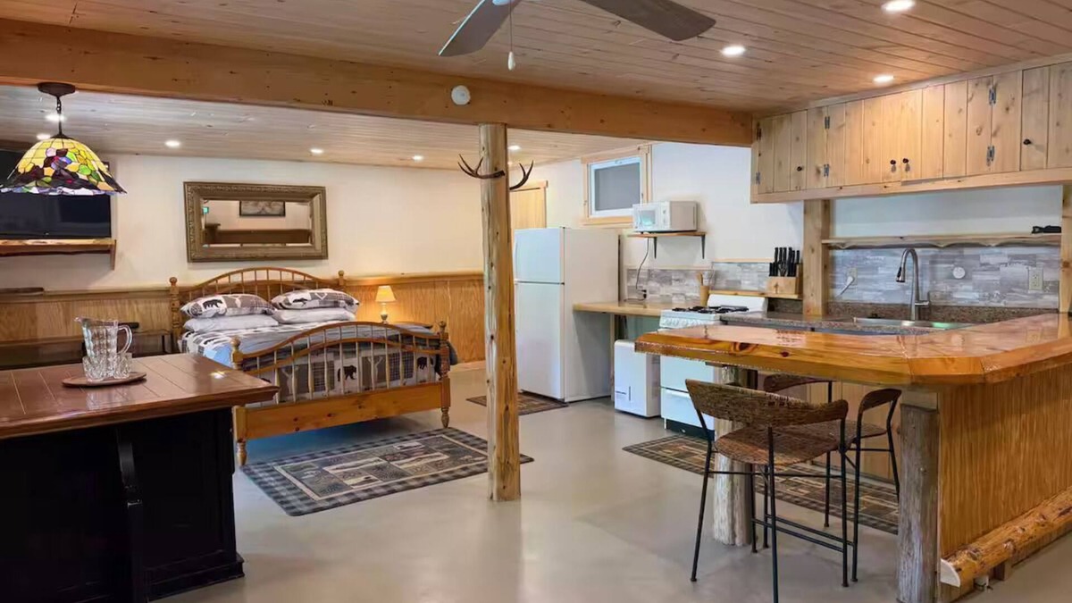 Indian Lake Cabin | The Grounded Getaway