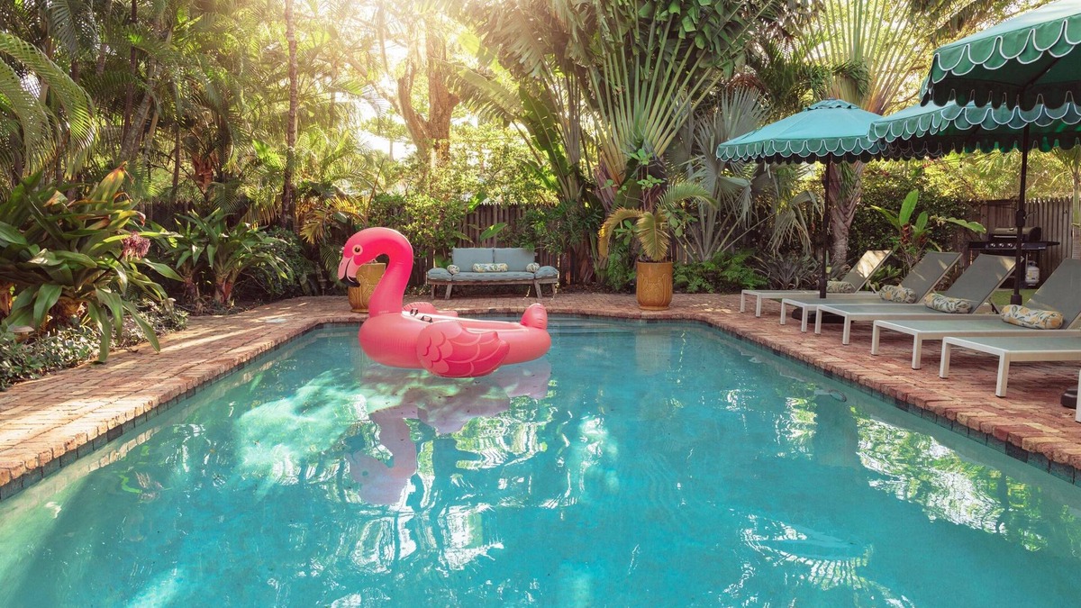 Palm Beach - West Palm Beach Villa | The Grove Club: Palm Beach elegance, heated pool
