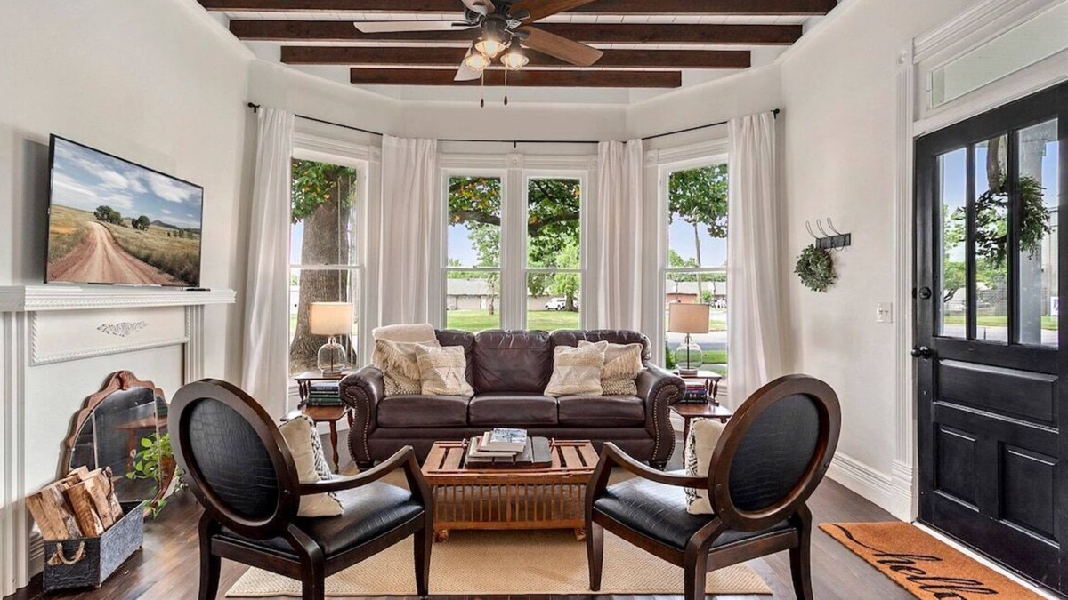Springdale House | The Grove Cottage - Downtown Springdale