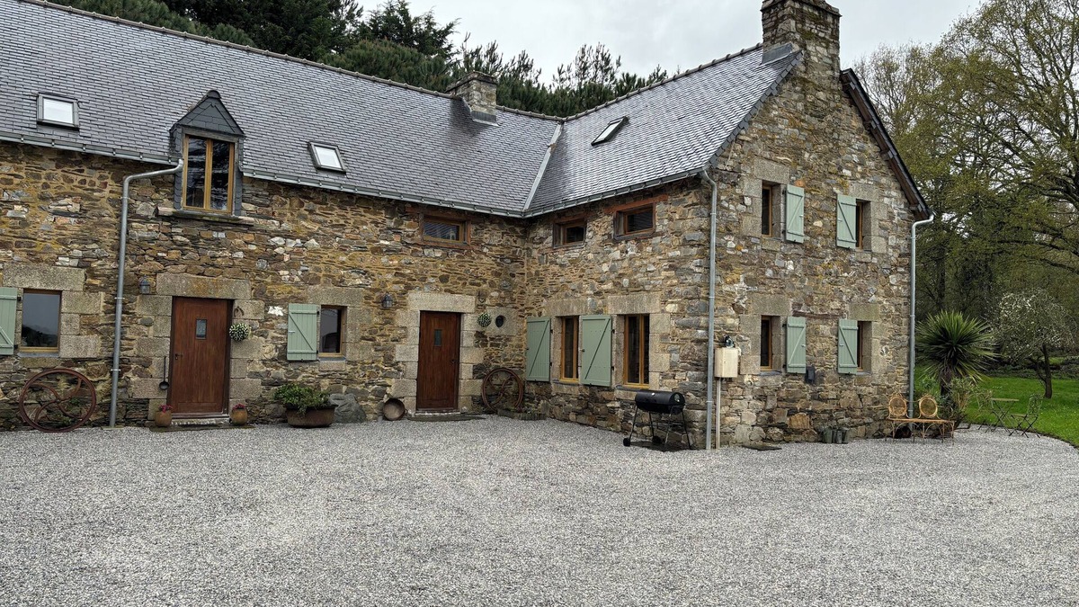 Mur-de-Bretagne Cottage | The Guerlédan lake, Quénécan forest & Abbaye de Bon Repos near to the cottage.