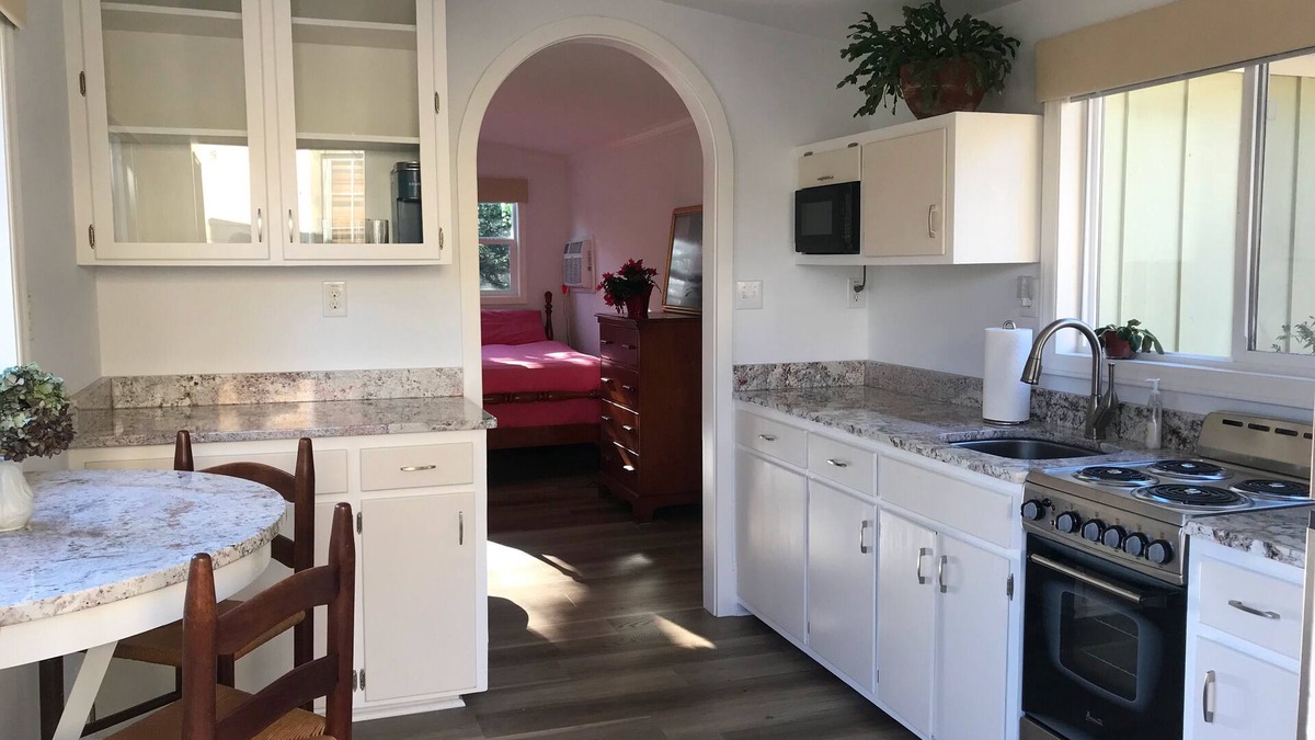 Gibsonville Cottage | The Guest House at Elon Cottage