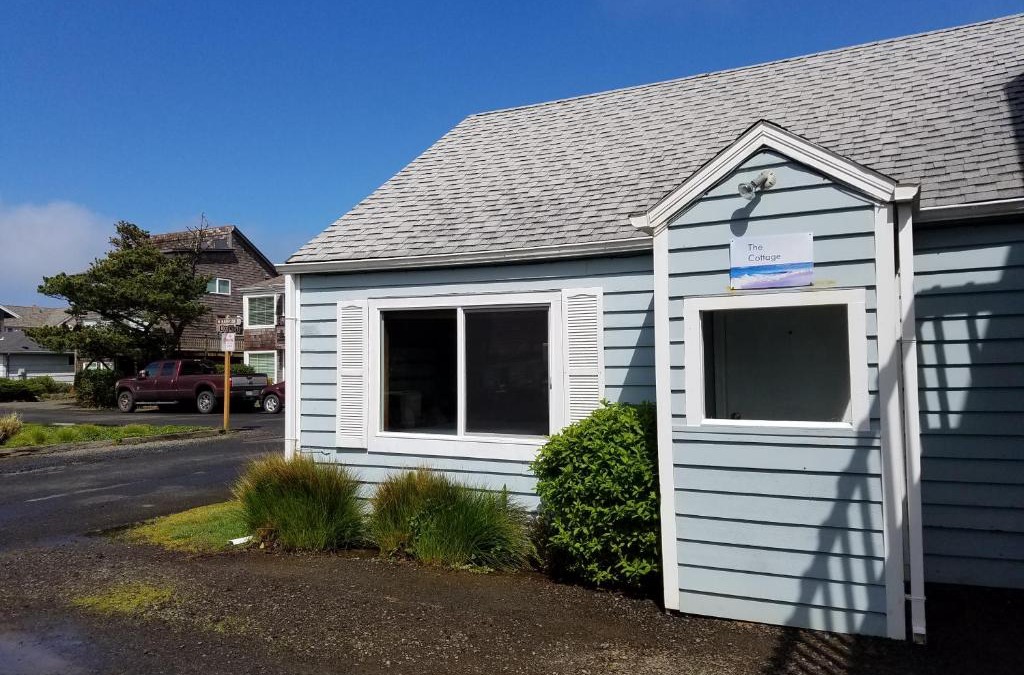 Downtown Cannon Beach Hotel | The Guesthouse Ocean View Cottages
