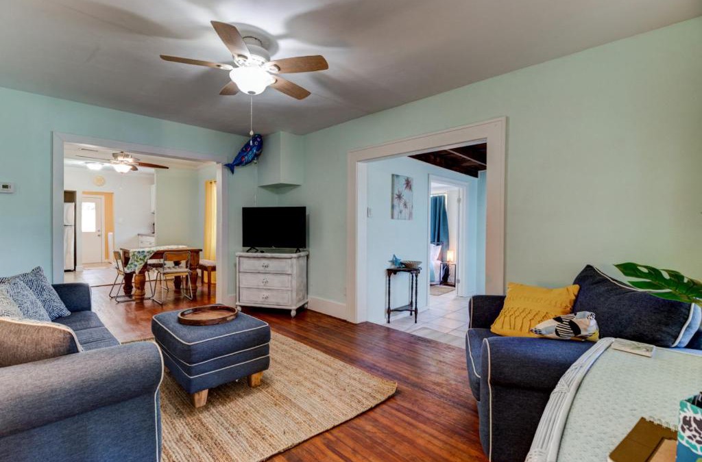 Holly Hill House | The Gypsy Mermaid 3 Bed Ginormous Yard