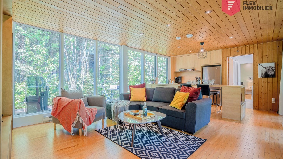 Pont-Rouge Ski Chalet | ⭐ The HALO ❇ SPA Pool Sauna Billiards Trails 25 min from Quebec ⭐
