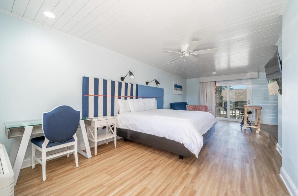 Rockwell Apartment | The Hamilton - Lakefront & Studio Suites, Hot Springs